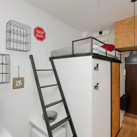 Apartmán Sweet Studio Wola For 2 Guests With Loft Bed By Renters Varšava
